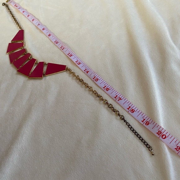 Bright pink chunky necklace - Picture 3 of 3